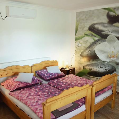 Anna Apartman Apartment Maroslele Exterior photo