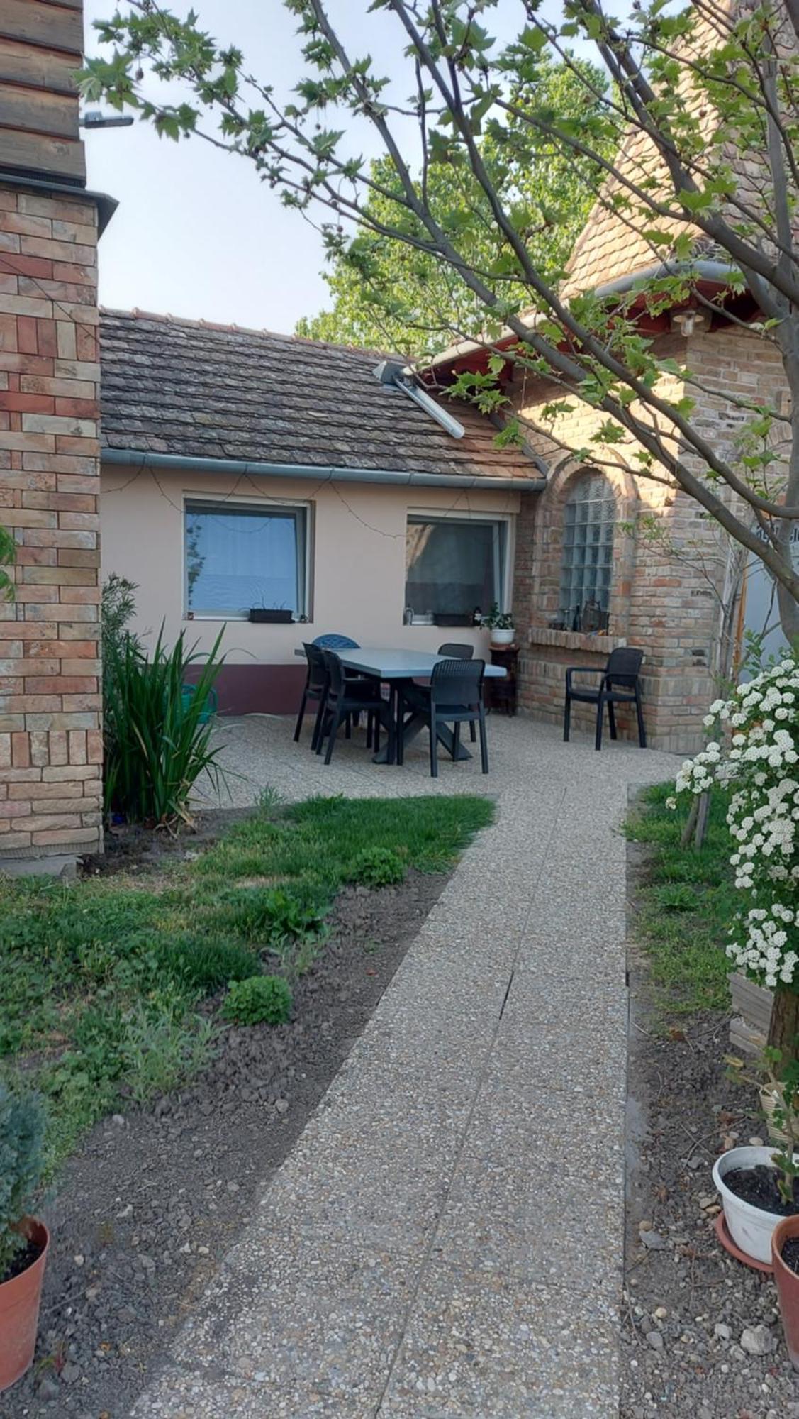 Anna Apartman Apartment Maroslele Exterior photo